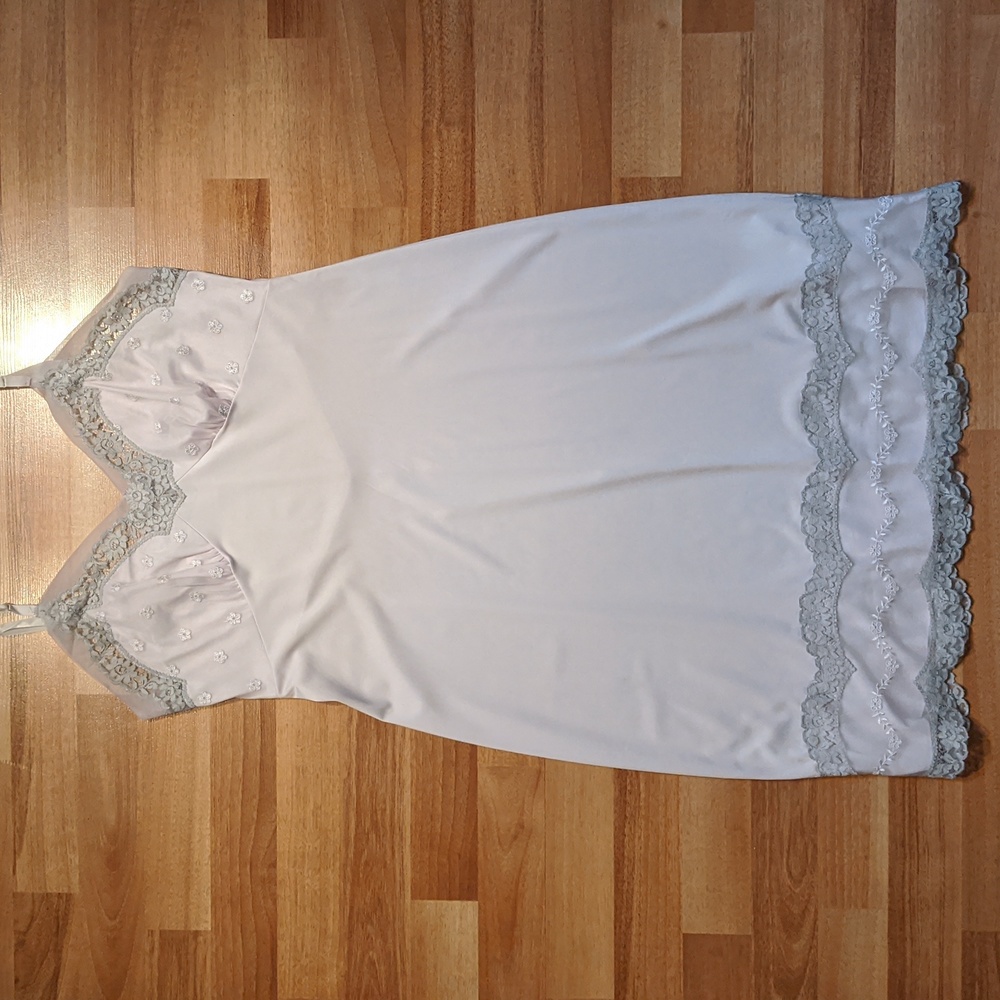 Vintage Kayser pale pastel lilac dress slip